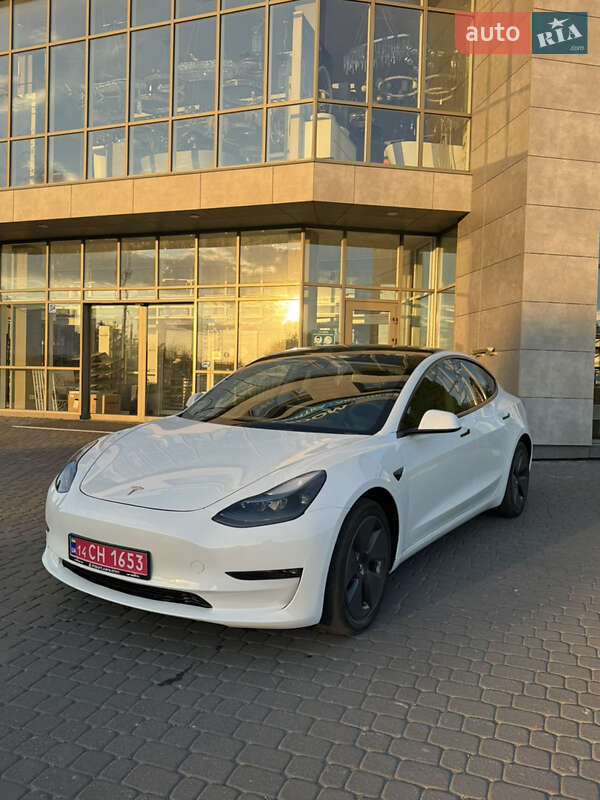 Седан Tesla Model 3 2023 в Хмельницком
