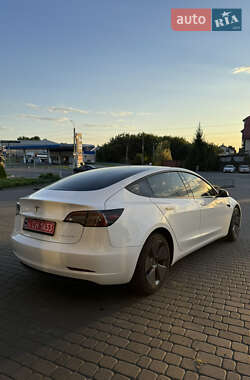 Седан Tesla Model 3 2023 в 