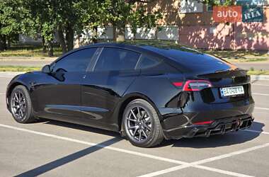 Седан Tesla Model 3 2019 в 