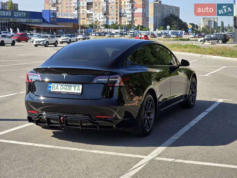 Седан Tesla Model 3 2019 в Кропивницком
