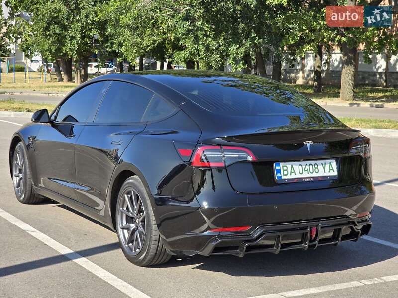 Седан Tesla Model 3 2019 в Кропивницком