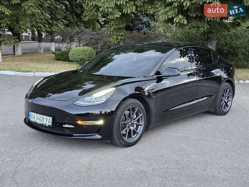 Седан Tesla Model 3 2019 в Кропивницком