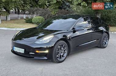 Седан Tesla Model 3 2019 в 
