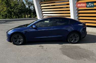 Седан Tesla Model 3 2023 в 