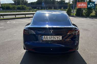 Седан Tesla Model 3 2023 в 