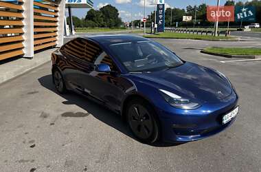 Седан Tesla Model 3 2023 в 