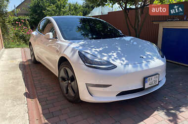 Седан Tesla Model 3 2019 в 