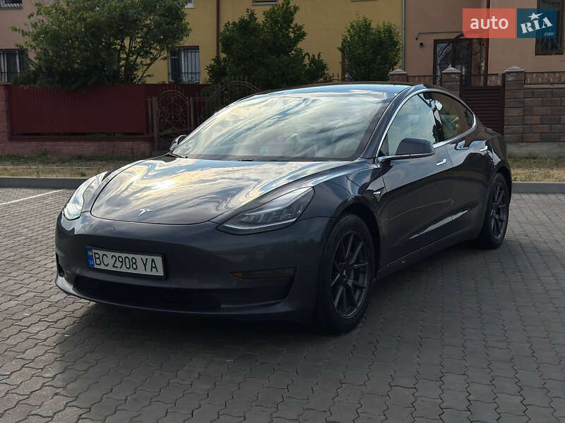 Tesla Model 3 2019