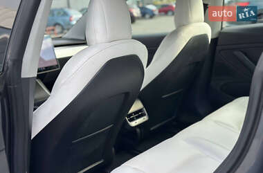 Седан Tesla Model 3 2019 в 