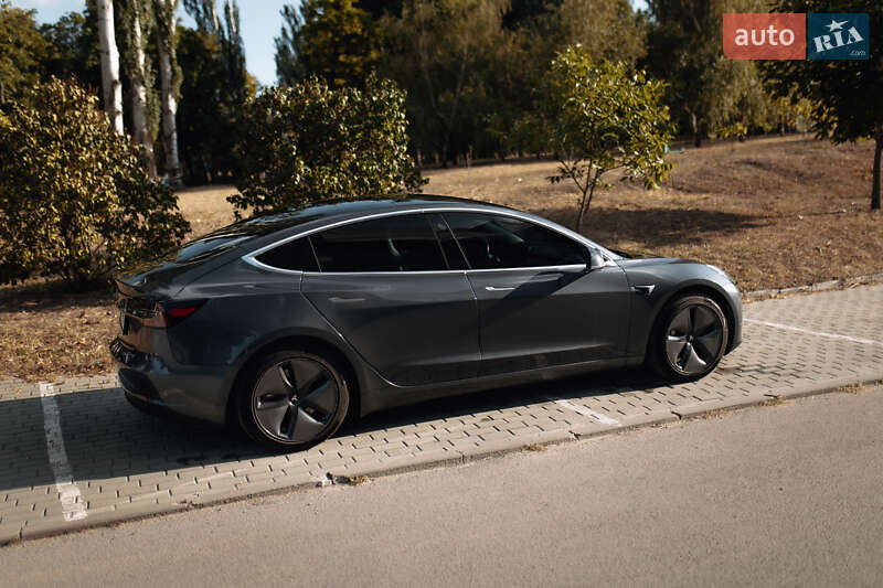 Седан Tesla Model 3 2018 в Запорожье