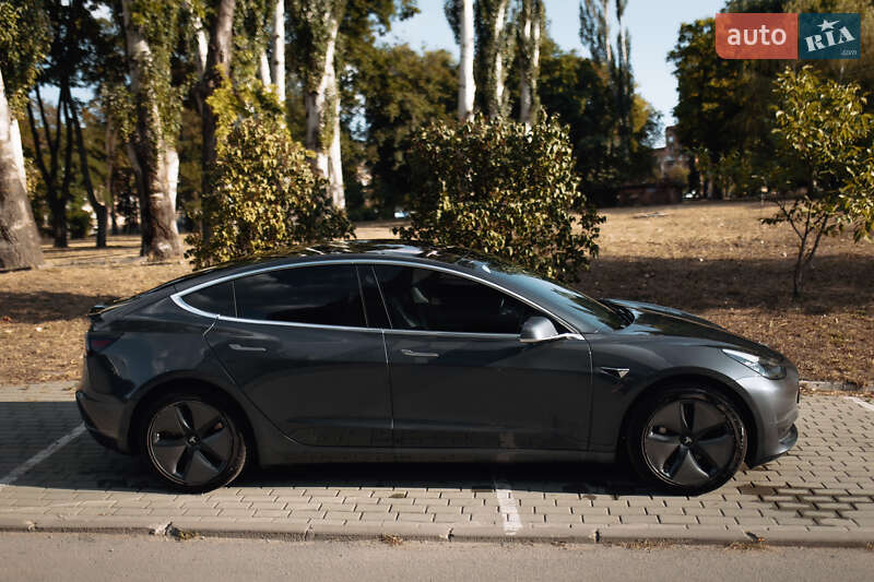 Седан Tesla Model 3 2018 в Запорожье