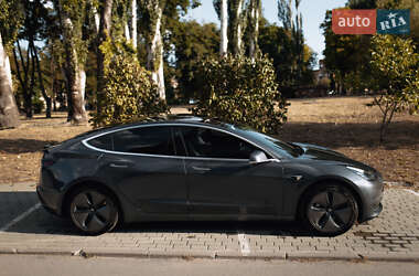 Седан Tesla Model 3 2018 в 