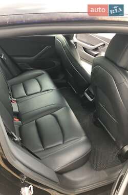 Седан Tesla Model 3 2020 в 