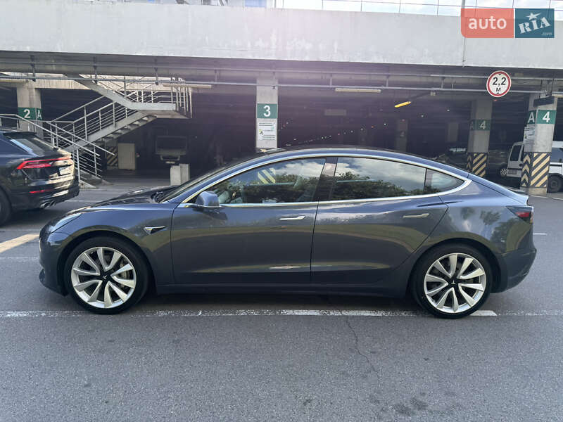 Седан Tesla Model 3 2019 в Києві