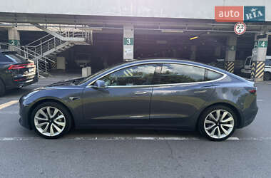 Седан Tesla Model 3 2019 в 