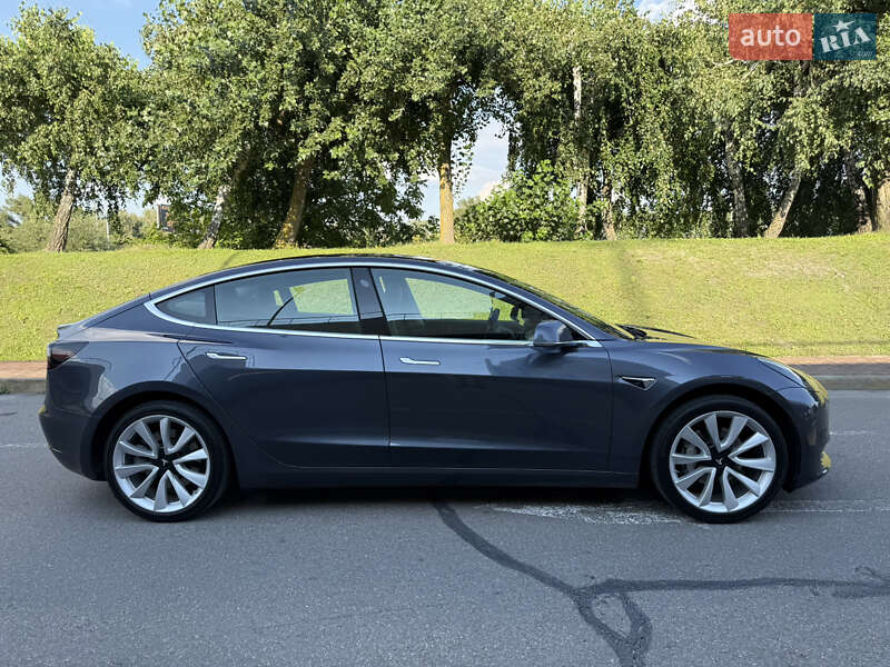 Седан Tesla Model 3 2019 в Києві