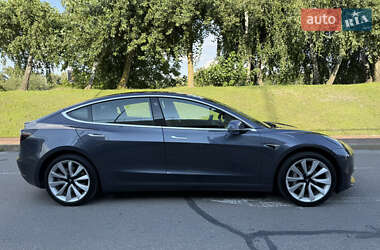 Седан Tesla Model 3 2019 в 