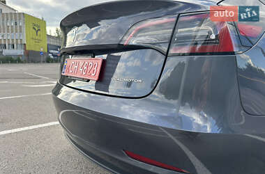 Седан Tesla Model 3 2023 в 