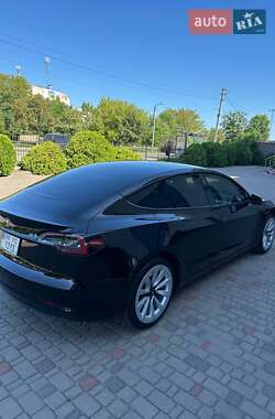 Седан Tesla Model 3 2023 в Луцке