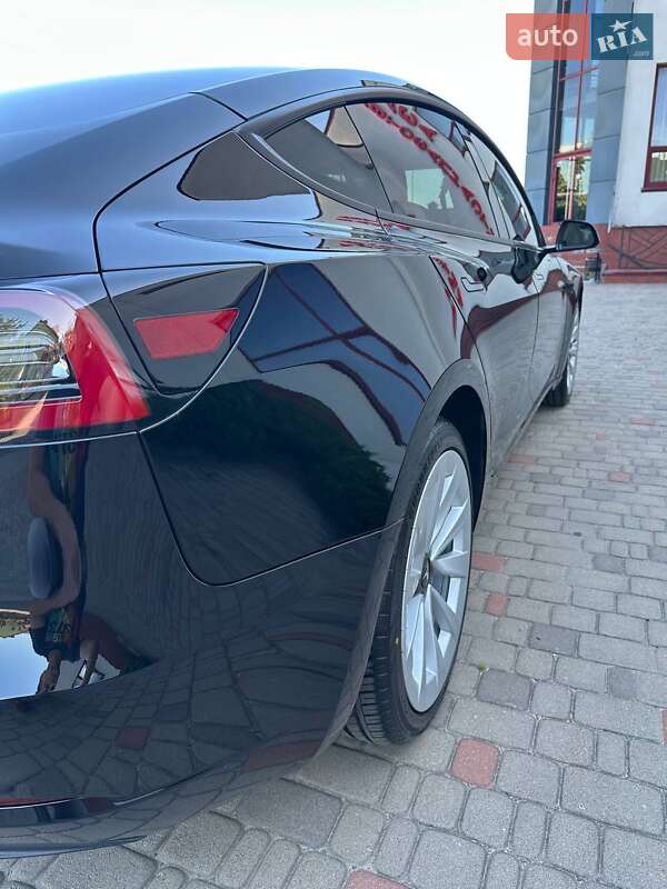 Седан Tesla Model 3 2023 в Луцке
