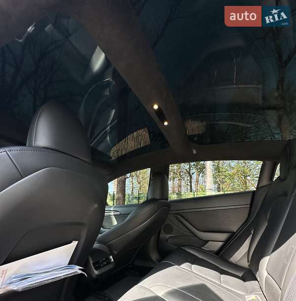 Седан Tesla Model 3 2023 в Харькове