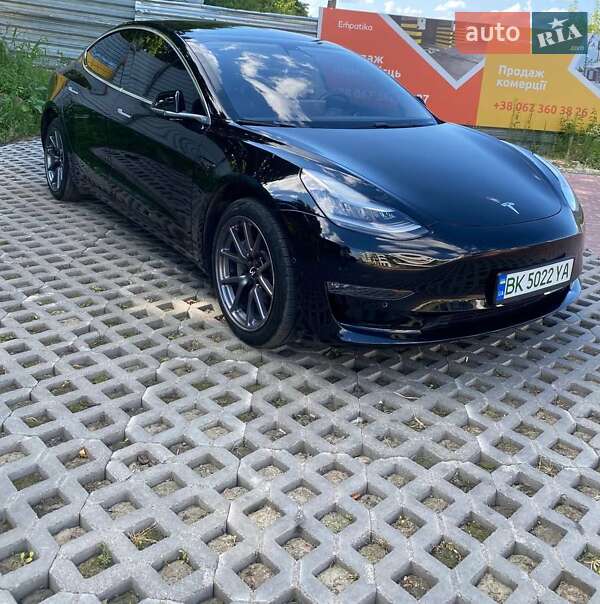 Tesla Model 3 2019