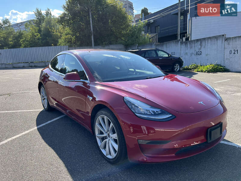 Седан Tesla Model 3 2019 в Киеве