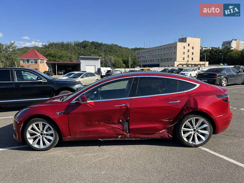 Седан Tesla Model 3 2019 в Киеве