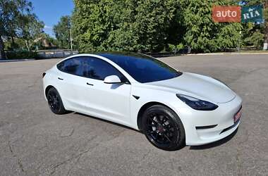 Седан Tesla Model 3 2021 в 