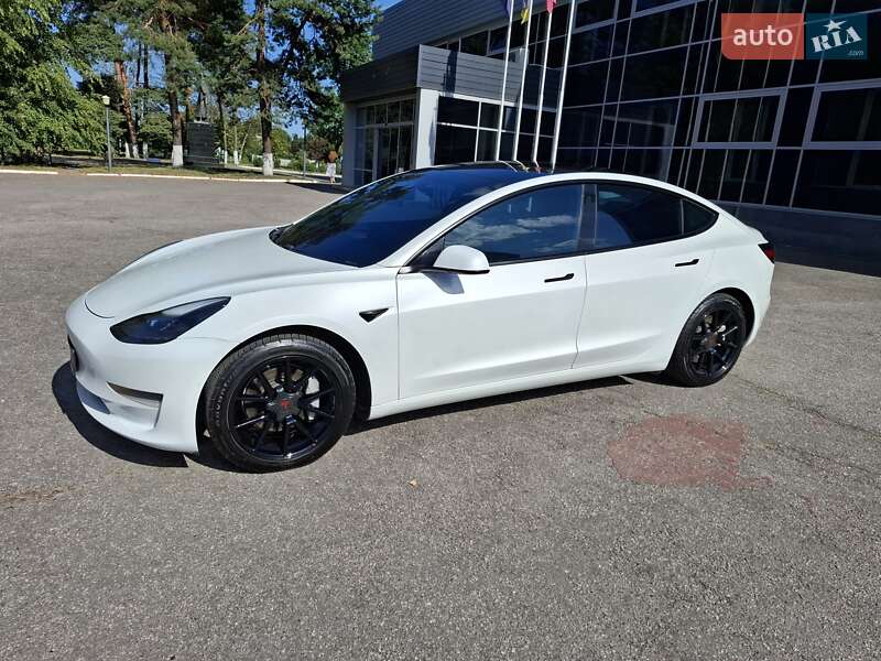 Седан Tesla Model 3 2021 в Харькове