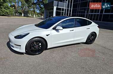 Седан Tesla Model 3 2021 в 