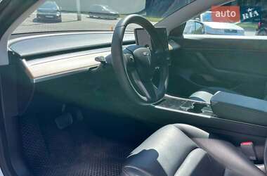 Седан Tesla Model 3 2020 в 