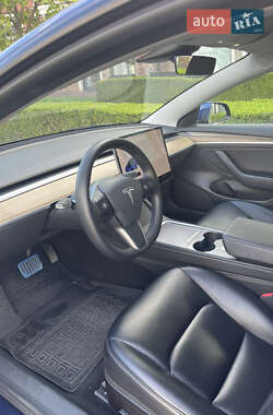 Седан Tesla Model 3 2021 в 