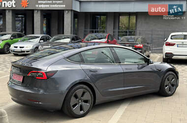 Седан Tesla Model 3 2022 в 