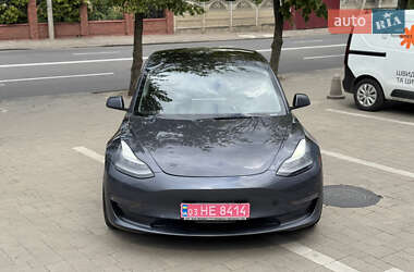 Седан Tesla Model 3 2022 в 