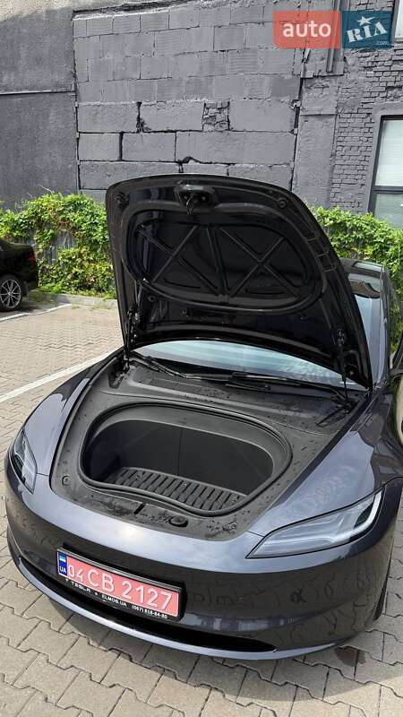 Седан Tesla Model 3 2024 в Киеве