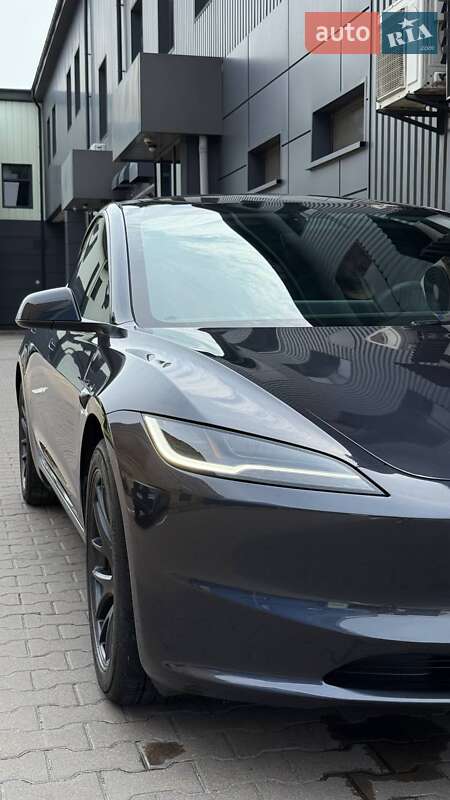 Седан Tesla Model 3 2024 в Киеве