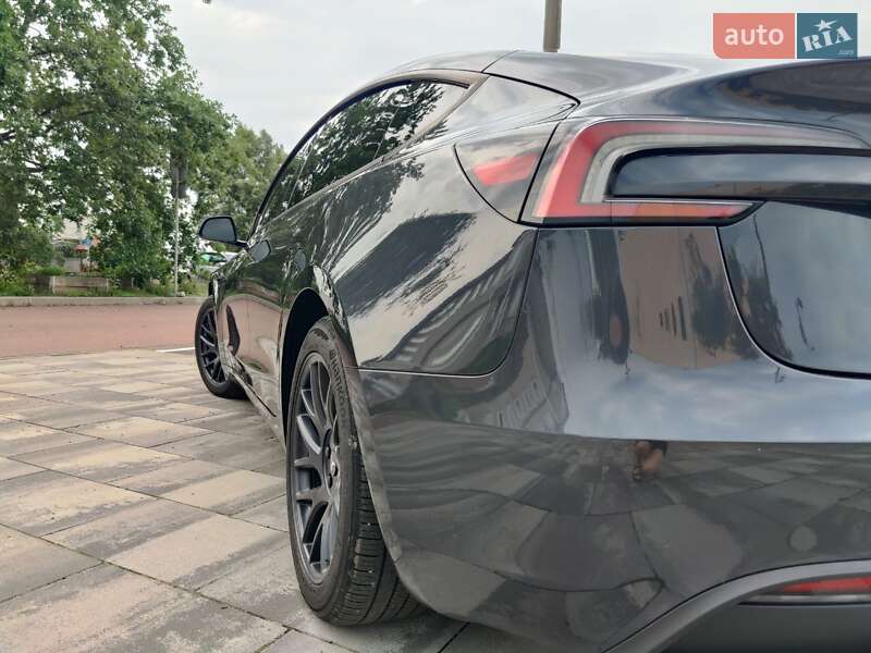Седан Tesla Model 3 2024 в Киеве