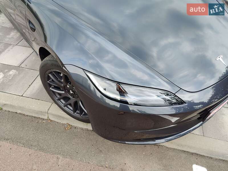 Седан Tesla Model 3 2024 в Киеве