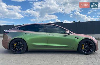 Седан Tesla Model 3 2020 в 