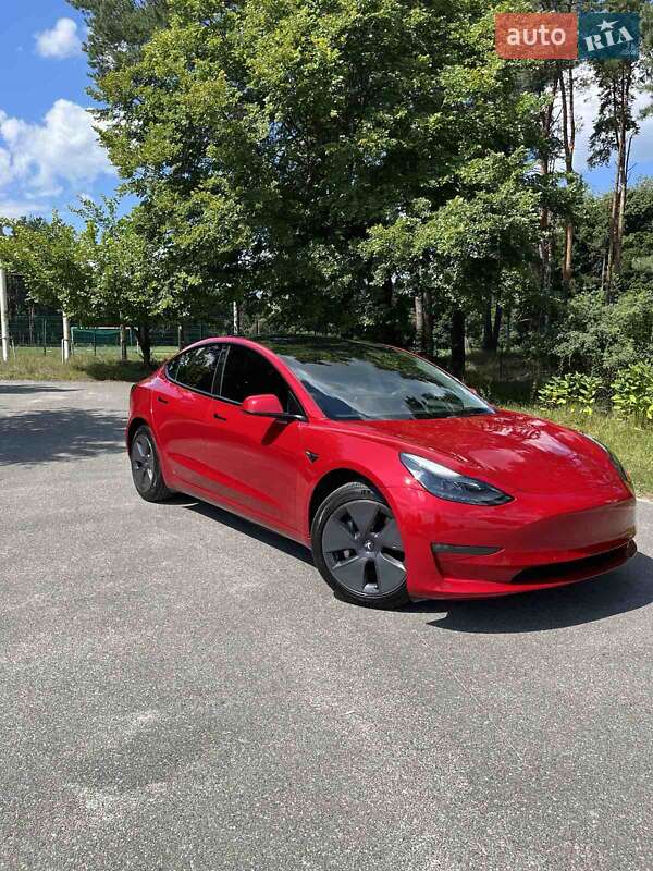Седан Tesla Model 3 2022 в Макарове