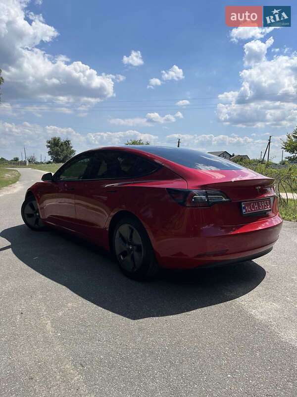 Седан Tesla Model 3 2022 в Макарове