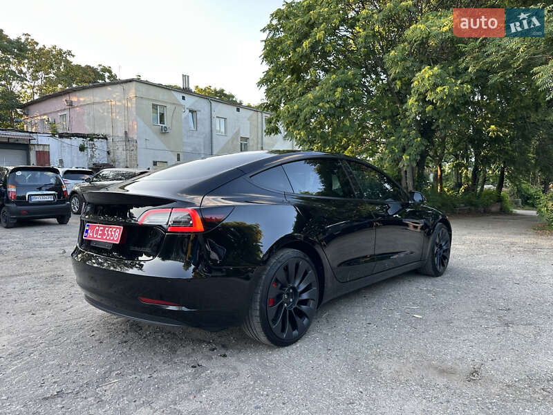 Седан Tesla Model 3 2022 в Днепре