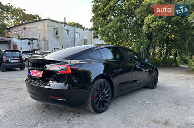 Седан Tesla Model 3 2022 в 