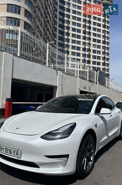 Седан Tesla Model 3 2019 в Одесі