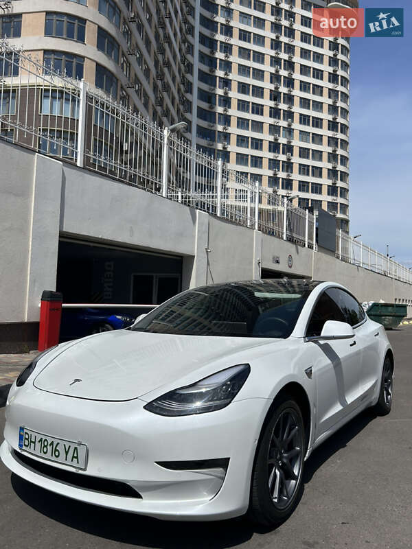 Tesla Model 3 2019