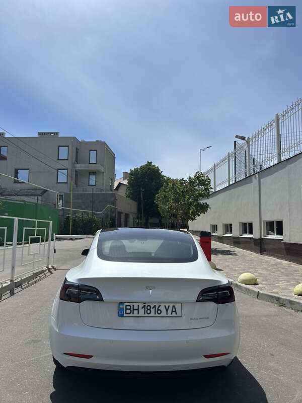 Седан Tesla Model 3 2019 в Одесі
