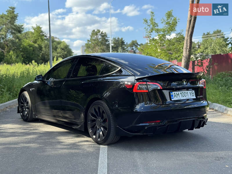 Седан Tesla Model 3 2021 в Житомирі