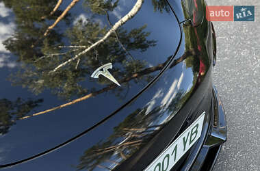 Седан Tesla Model 3 2021 в 