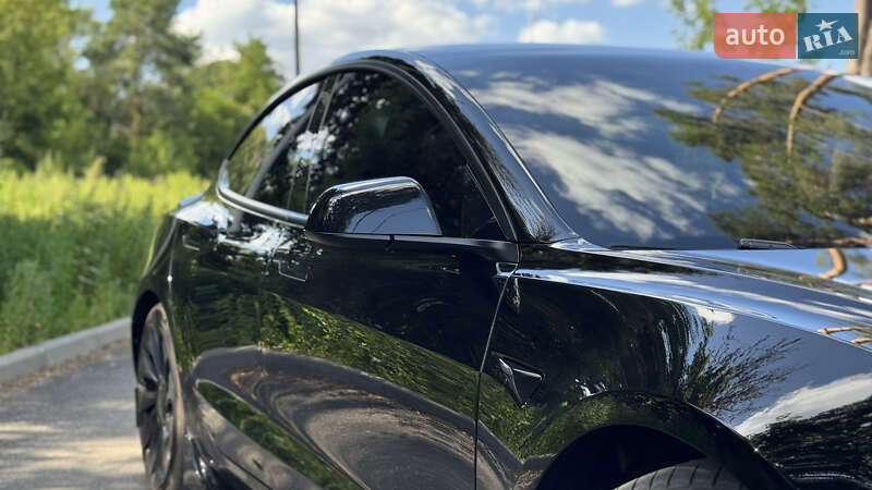 Седан Tesla Model 3 2021 в Житомирі